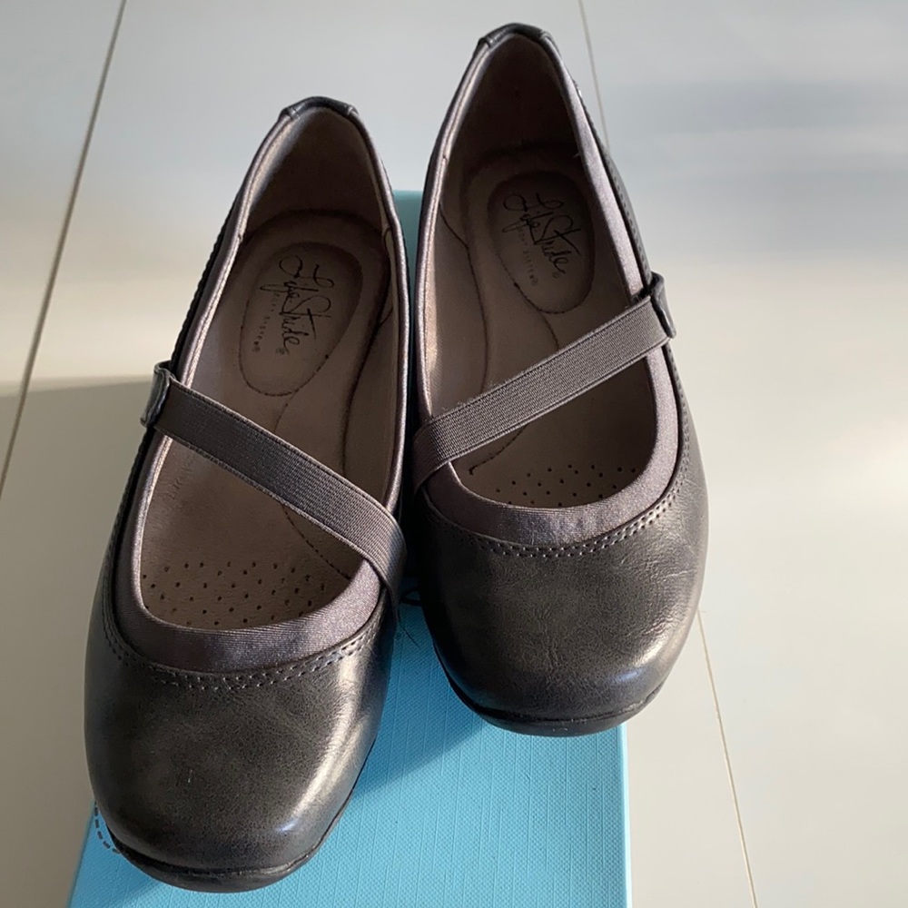 Life Stride Dark Gray Mary Jane Shoes Size 7 1/2